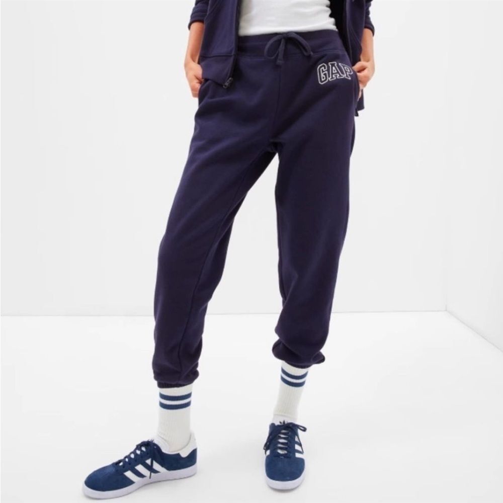 GAP Jogger Sweatpants In Navy Blue